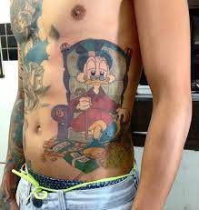 tio patinhas tatuagem na lateral da barriga 3 jpg 853 900 tatuagem tatuagem tio patinhas tatuagem colorida