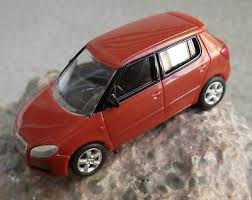 Dodatkowo, szerokie wnętrze i opcjonalny panoramiczny dach sprawiają, że wrażenie przestronności jest jeszcze większe. New Skoda Fabia Mk 2 Abrex 1 72 Scale Plastic Model Advertising Showroom Toy Car Ebay