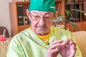 Sergiu stoica , 37 ani, a revenit în românia în 2007, după ce a. Semne De Distonie A Vaselor Cerebrale