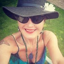 Heather Becker's Instagram, Twitter & Facebook