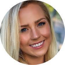 Samantha Mccubbin's Instagram, Twitter & Facebook