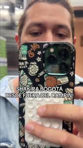 Los vecis en Bogota la dieron toda a las afuera ! ♥️ Calentando para el de  mañana ! #bogota @Shakira