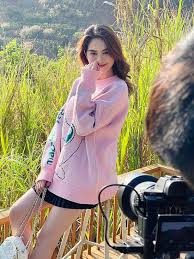 Tại đây trinh sẽ cập nhật những video cực hay, cực hấp dẫn về cuộc sống (my day), những mẹo vặt (tips), đập hộp (unbox). Ngá»c Trinh