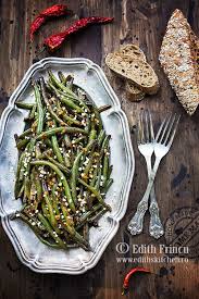 Se dă sub un jet de apă rece şi se lasă la scurs. Fasole Verde La Cuptor Edith S Kitchen