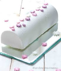Buche De Noel Aux Fruits Rouges Insert Gateau Roule Buche De Noel Vanille Buche De Noel Buche De Noel Aux Fruits