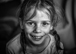 31 Stunning Grad Photos to Inspire!