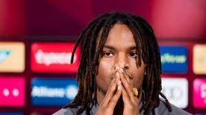 From www.tz.de jérôme boateng y renato sanches, que apenas gozan de minutos de juego en múnich, pueden todavía abandonar el club bávaro antes del final del 'mercato' el 2 de septiembre, afirmó este. Renato Sanches Familie So Tickt Bayern Star Bulo Privat News De