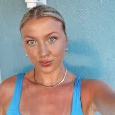 Abby Pacek's Instagram, Twitter & Facebook