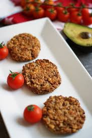 M Und Ich Lieben Burger Tatsachlich Sind Wir Aber In Den Letzten Jahren Ziemlich Anspruchsvoll Geworden Mich Lockt N Linsen Burger Lebensmittel Essen Rezepte