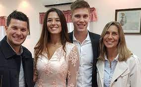 Er is niet heel veel bekend over adriana alonso. Puso El Gancho Foyth Se Caso Con Su Novia De Toda La Vida Deportes