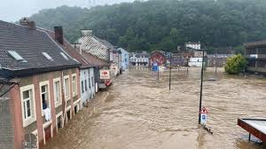Flooding in 2002 killed 21 people in eastern germany and more than 100 across the wider central european region. Lm7z7gzilhssom