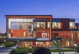 More than 5,300 undergraduate students and more than 2,600 graduate students. Adelphi University International Student Admissions