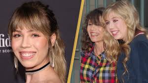 Jennette McCurdy's mom showered with her until she was 18 years old