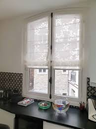 Car, comme tout semble l'indiquer, la cuisine crédence originale de type fenêtre sera bien un accent. Store Bateau Voilage Sur Mesure Fenetre De Cuisine Tapissier A Paris 6 8 16 17 Et Neuilly Atelier Creaplus