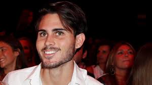 Michael Iglesias, vacaciones adelantadas en España: con su amiga especial  Julie y en la casa de su padre en Marbella