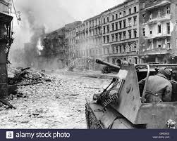End of the war 1945 - Advance of the Red Army in the streets of ...
