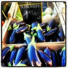Aubergines In The Market In Mallemort Provence Tourismpaca Tourismepaca Mallemort France Provence Aubergine Eggplant Remedes Naturels Luberon Provence