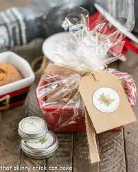 Who can resist the aroma of this freshly baked seasonal treat? Mini Pumpkin Breads That Skinny Chick Can Bake