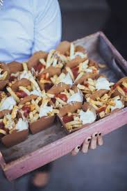 Photography Rad And In Love Www Radandinlove Com Read More Www Stylemepretty Lebensmittel Essen Empfang Essen Hochzeitsessen