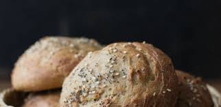 Luftig Weiche Vollkornbrotchen Fertig In 30 Minuten Und 10 Gewinner Lebensmittel Essen Vollkorn Kochen Und Backen