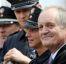 9256704:00:00 1996 wurde der millionär jan philipp reemtsma in hamburg entführt und seine familie erpresst. Reemtsma Entfuhrung Welt