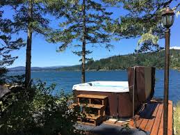 Featuring free wifi the deerview lodge & cabins offers accommodation in. 11 Incredible Airbnbs On Vancouver Island In 2021 With Photos Trips To Discover