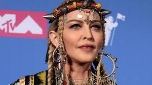 The beautiful message of the indisputable queen of pop. Hat Madonna Jemals So Damlich Ausgesehen