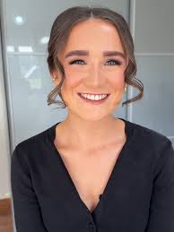 Laura McNamee (@lauramcnamee_makeup) • Instagram photos and videos