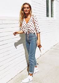 Camisa De Poa Feminina Como Usar 7 Looks Diferentes Para Usar Com Tenis Steal The Look Looks Looks Femininos Look Moda