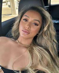 April Hamilton (hamiltonapril)