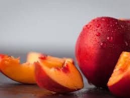 Le Brugnon La Peche Et La Nectarine Les 10 Fruits Les Moins Caloriques Les 10 Fruits Les Moins Caloriques