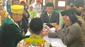 Wali pulak ada aturanya iaitu bermula dengan ayah kandung pengantin perempun. Sembilan Syarat Menjadi Saksi Nikah Bincang Syariah