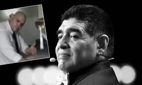 Diego maradona ● magical moments in napoli ||hd||. Riesen Skandal Bestatter Posiert Mit Leichnam Von Diego Maradona Mannersache