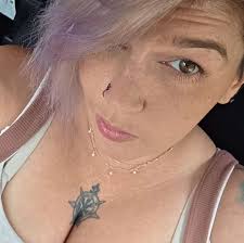 You can find the free pattern here!  https://web.archive.org/web/20151201034844/http://www.p-hop.co.uk/wp-content/uploads/2012/03/Diana-Black-Sheep-Sweater-download.pdf