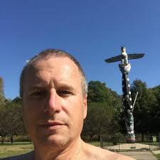 How to start learning classical guitar?