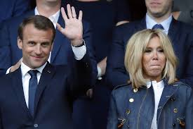 En temps réel, 7 jours sur 7, la rédaction vous informe de tous les échos autour du seul club français vainqueur. Frankreich Prasident Emmanuel Macron Mag Olympique Marseille