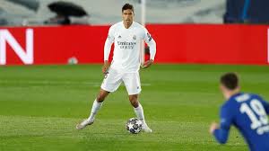 Raphael varane is ready to quit real madrid and wants a move to manchester united to begin a 'new phase' in his glittering career. Vor Ruckspiel Gegen Chelsea Raphael Varane Fehlt Real Madrid Kicker