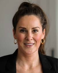 Sabrina Hunter's Instagram, Twitter & Facebook