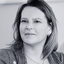 Doris Mayer's Instagram, Twitter & Facebook