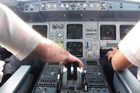 De nuit, les sièges sont ôtés et les avions en version cargo sont exploités par la poste, chronopost ou le figaro. Gestion De L Absence D Un Pilote Dans Le Cockpit Pas De Solution Miracle En Vue