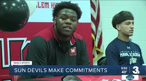 Salem's Gilchrist, Williams ink National Letters of Intent