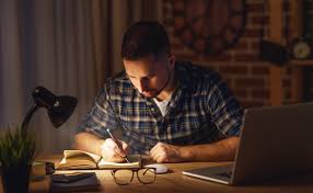 How to use student in examples of student in a sentence. Arbeiten Als Student Einstieg