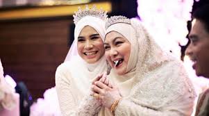 Рекомендуем прослушать первую композицию norman hakim di saat bertemu al hafiz danish hakim part 1 длительностью 59 сек, размер файла 1.29 mb. Abby Abadi Norman Hakim Sanding Sekali Lagi Mynewshub