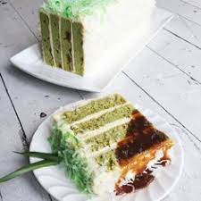 Dalam dok mengong tang labu sepotong ni, mata terpandang pulak entri onde onde labu. Resepi Kek