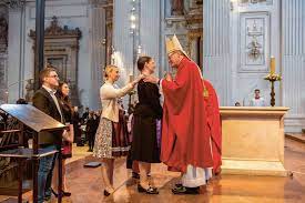 Confirmatio (= stärkung), neben der taufe und der eucharistie eines der drei so bei der firmung empfängt der firmkandidat durch handauflegung und salbung des bischofs den. Firmung