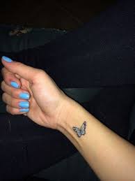 50 Unique Small Tattoo Design Ideas For Women Smalltattooideas Smalltattoodesign Uniquetattoodesigns Unique Small Tattoo Butterfly Wrist Tattoo Neck Tattoo