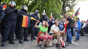 Corona numbers in berlin rise again. So Laufen Die Querdenker Und Gegenproteste In Berlin Rbb24