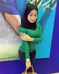 Baju ketat akan menekan bagian bawah dadamu ke atas sehingga terlihat menonjol. Poto Cewe Pake Baju Ketat Ke Atm Pakai Baju Tipis Cewek Ini Langsung Di Azab Kelly S Photos