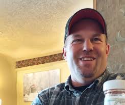 Eric Whitford's Instagram, Twitter & Facebook