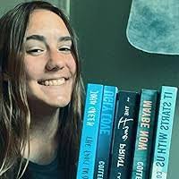 Holly Younce's Instagram, Twitter & Facebook